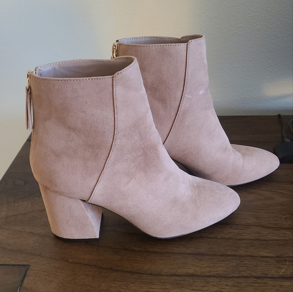 Metis Suede Ankle Boot - Dusty Rose (more of a beige color imo) - Size 9
